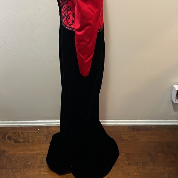 Givenchy Red Silk Black Sequin Velvet Matador Gown 1980s - Picture 13 of 16